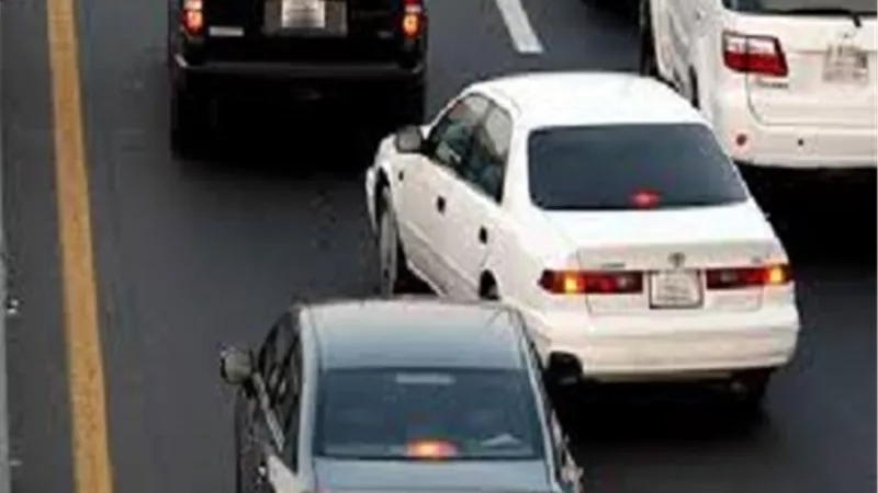 القبض على قائد سيارة لسيره عكس الاتجاه في حدائق الاهرام