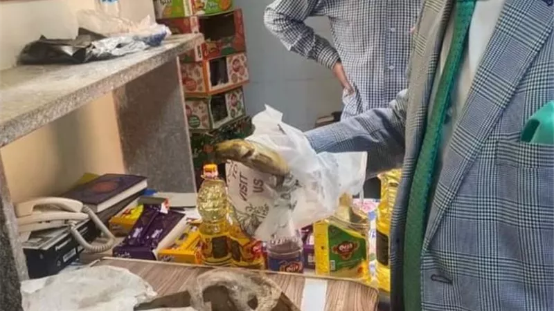 مديرطب بيطرى الشرقيةيفاجئ منفذ بيع الأسماك المملحةوالمدخنة