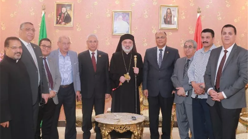 رئيس جامعة المنيا يقوم بزيارة الكنائس والمطرانيات لتقديم التهنئة