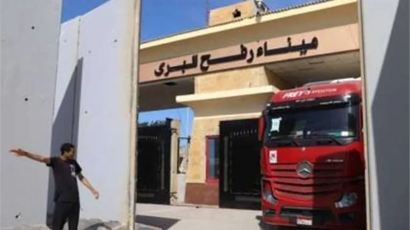 مصدر رفيع المستوى: معبر رفح يعمل بشكل طبيعي ودخول المساعدات مستمر