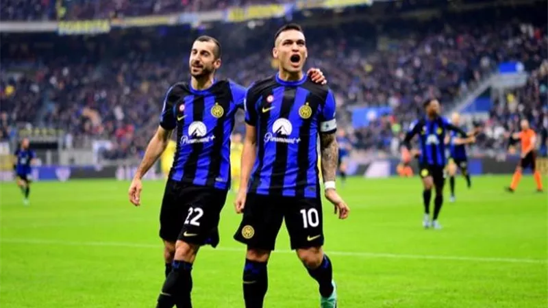 إنتر ميلان يعرض مهاجمه على الدوري السعودي