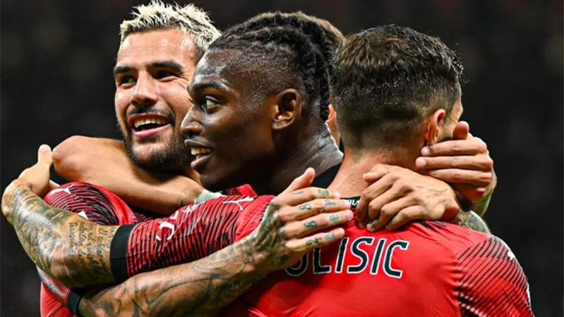 نجم ميلان يرفض إغراءات الدوري السعودي بسبب البايرن