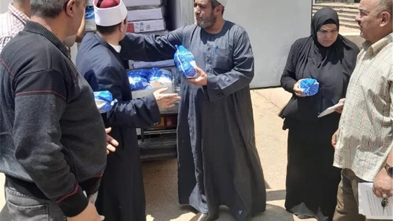 توزيع طن وربع دواجن مجمدة على الأسر الأولى بالرعاية