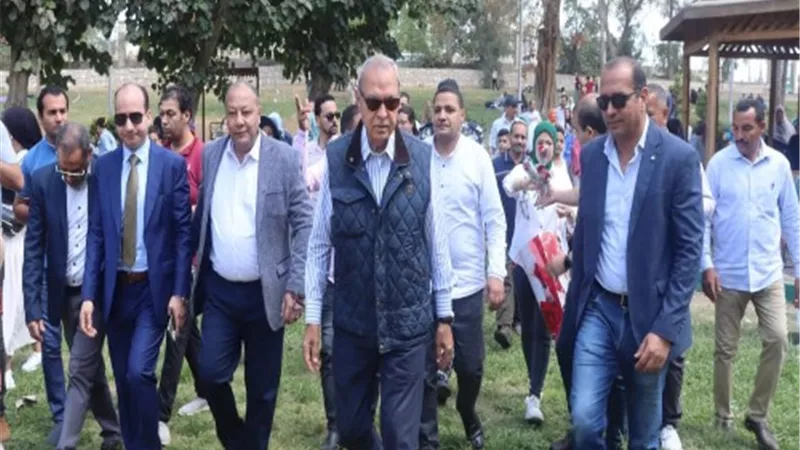 محافظ القليوبية يشارك الأسر والأطفال احتفالات شم النسيم وأعياد الربيع