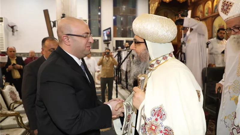 محافظ بني سويف يشهد قداس عيد القيامة المجيد فى مطرانية ببا