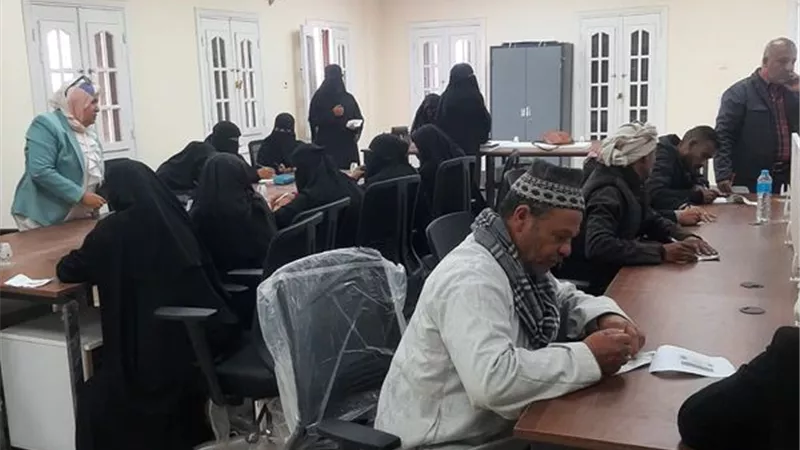 قوافل تنموية واستكتاب للقضاء على الأمية في الإسماعيلية..صور