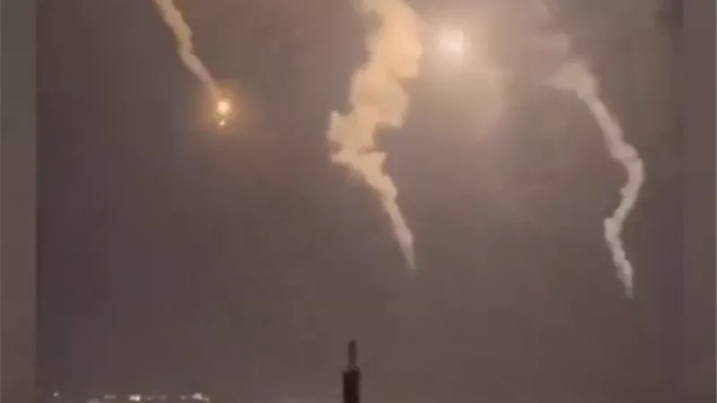 غارات إسرائيلية على بعض المواقع شرق مدينة رفح الفلسطينية