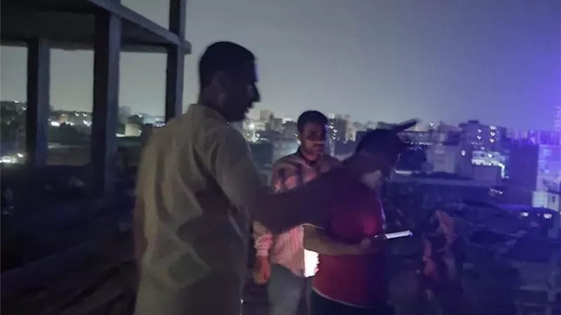 إزالة سقف مخالف بوحدة شوبك بسطة بمركز الزقازيق