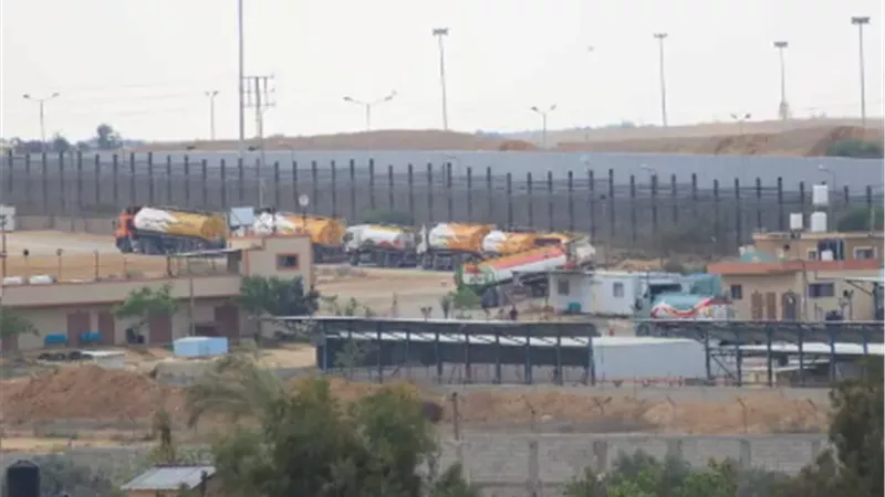 الاحتلال الإسرائيلي يغلق معبر رفح من الجانب الفلسطيني ويوقف حركة المسافرين