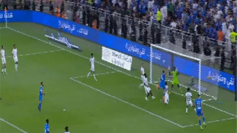 شاهد .. هدف تعادل الهلال فى مرمى الأهلي السعودي