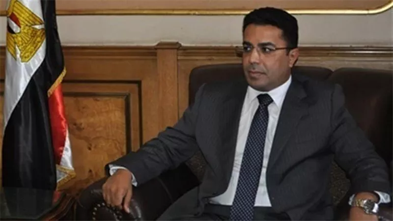 الدكتور باسل عادل