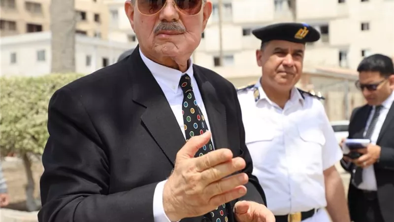 محافظ كفر الشيخ يتابع جهود الوحدات المحلية بالمراكز والمدن