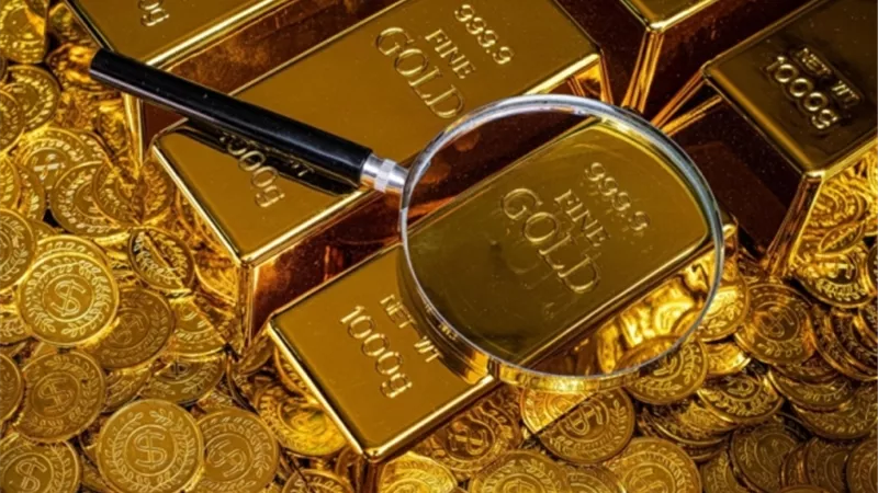 الذهب حبيس نطاق ضيق مع تقييم المتعاملين لموعد خفض الفائدة