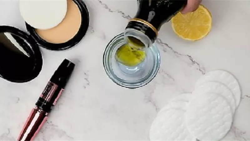 3 طرق لاستخدام زيت الزيتون للوجه