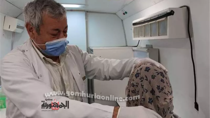 علاج ٩٩٠ مواطنا بالمجان في قافلة طبية بدمياط