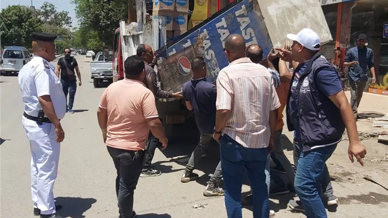 رفع 200 اشغال بجوار مستشفيات و شوارع إمبابة