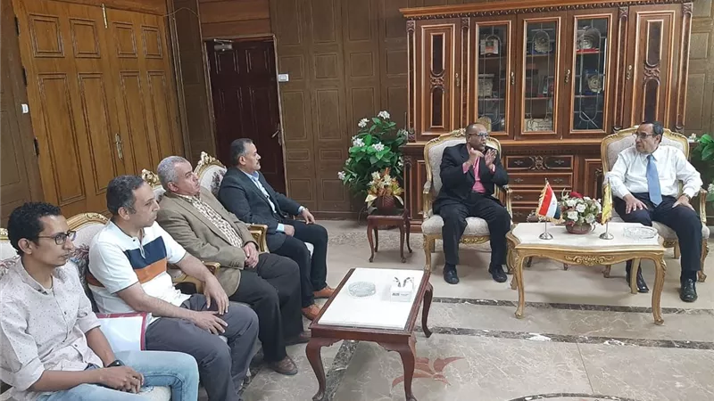محافظ شمال سيناء يؤكد على اهتمام الدولة بالمزارعين والفلاحين