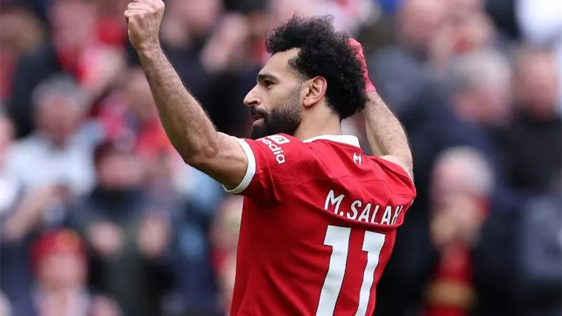مايكل اوين : الناس تحسد محمد صلاح على أمواله