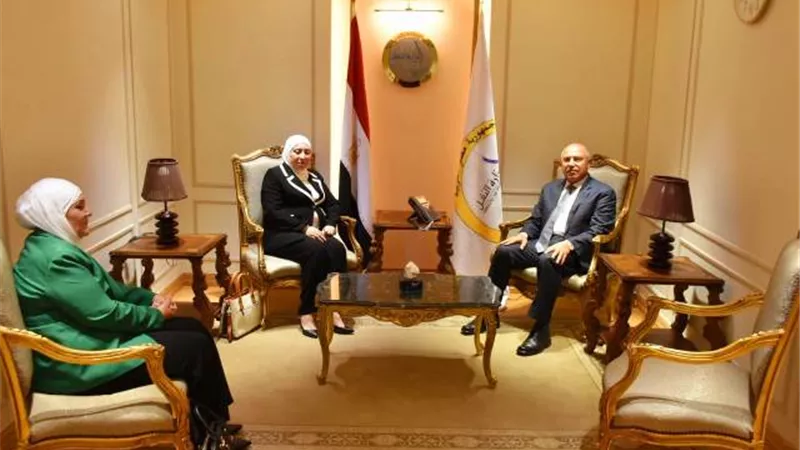 وزير النقل يبحث مع نظيرته الأردنية تدعيم التعاون المشترك