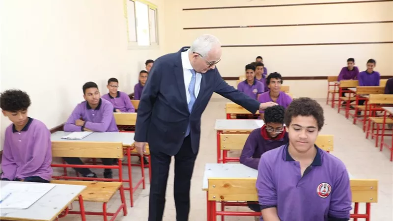 حجازي يتابع امتحانات النقل بمدارس زهراء العاصمة