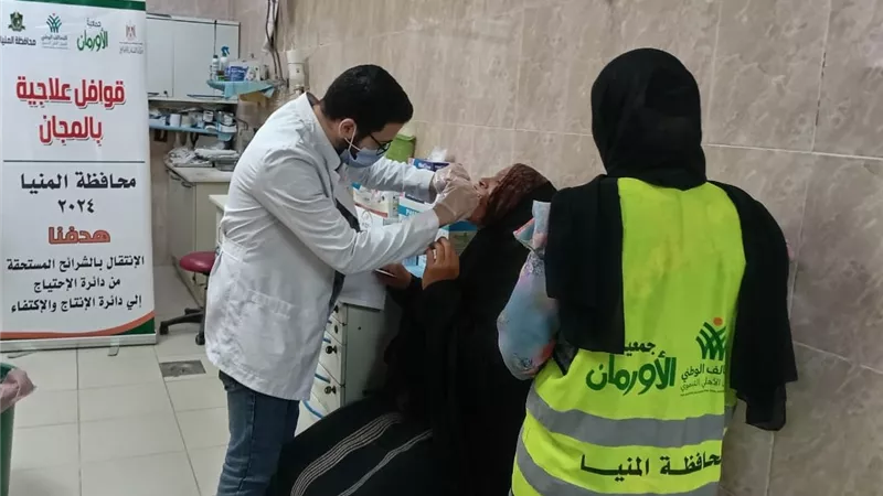 تنظيم قافلتان طبيتان لعلاج المرضي بمركزي سمالوط وبني مزار