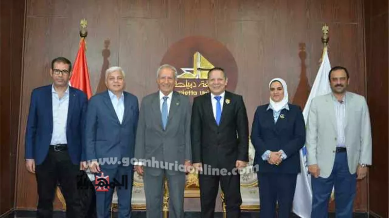 وزير التعليم العالي الأسبق يزور جامعة دمياط