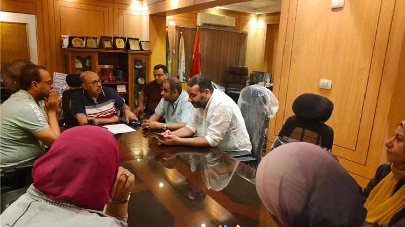 وكيل وزارة الصحة بأسيوط يناقش تطوير الخدمات المقدمة بالمستشفيات