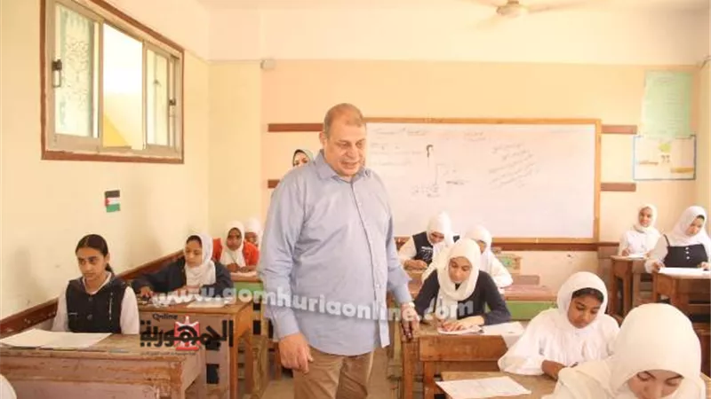 محافظ بني سويف يتابع انتظام امتحانات آخر العام