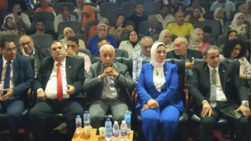 تشريعا التأمين الصحى الشامل والعمل الجدبد' ..الطريق لاستثمار أمن
