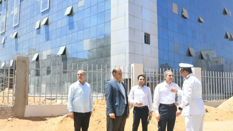 محافظ الغربية يتابع الموقف التنفيذي لمشروعات الرصف والتطوير بطنطا