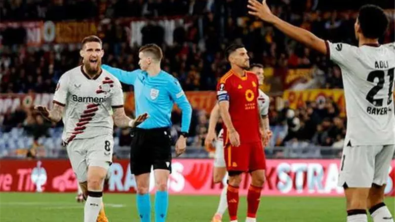 التشكيل الرسمى لصدام ليفركوزن ضد روما فى الدورى الأوروبى