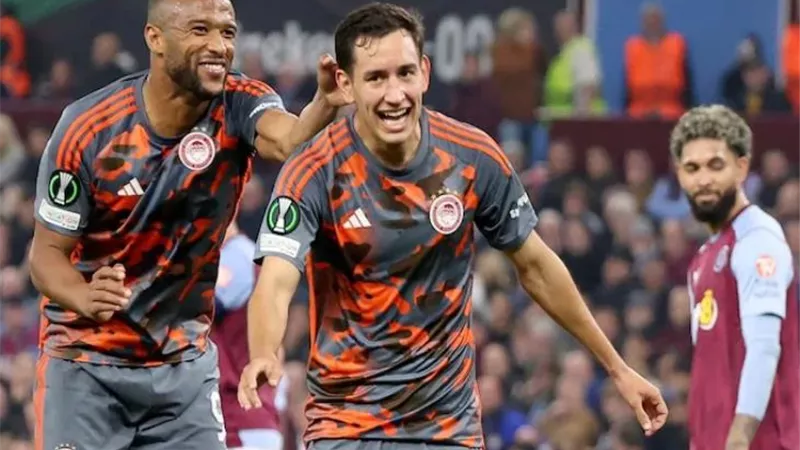أولمبياكوس ينهى الشوط الاول بالتقدم بهدف امام أستون فيلا بدورى المؤتمر