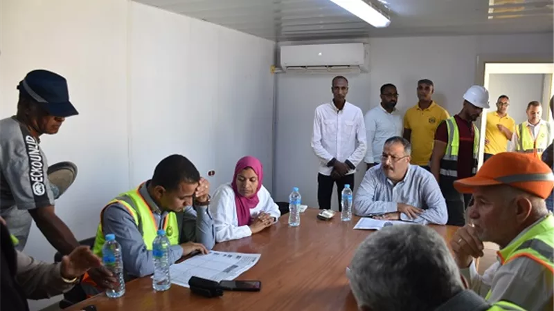 رئيس مياه الأقصر يتفقد محطة معالجة الدبابية
