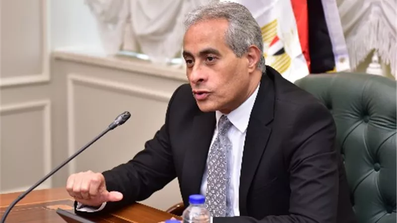 وزير العمل: 