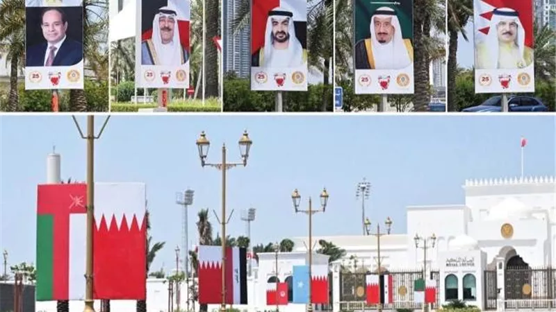 انطلاق الاجتماعات التحضيرية للقمة العربية غدا.. وصور الزعماء تزين شوارع المنامة