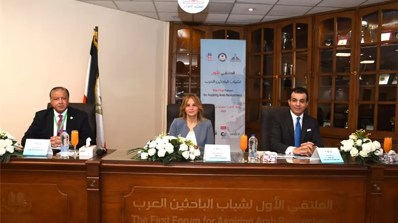 توصيات الملتقي الأول لشباب الباحثين العرب بآداب جامعة عين شمس