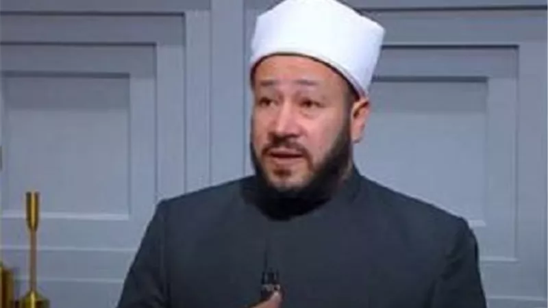 الأخذ من مال الزوج دون علمه.. الإفتاء تجيب