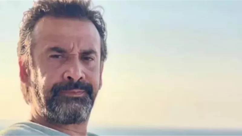 أحمد السقا ينعى والدة كريم عبد العزيز