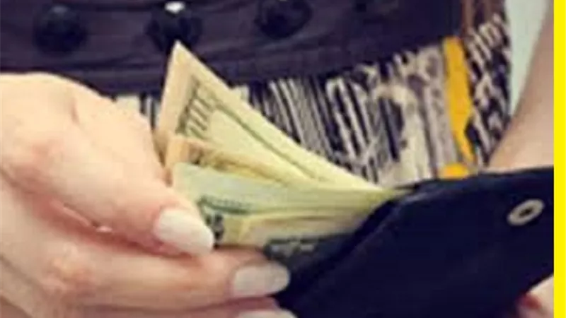 للمرأة..فتوى تهمك...حكم الأخذ من مال الزوج دون علمه