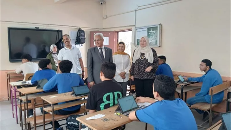 موسي يتابع امتحانات تعليم القاهرة لصفوف النقل