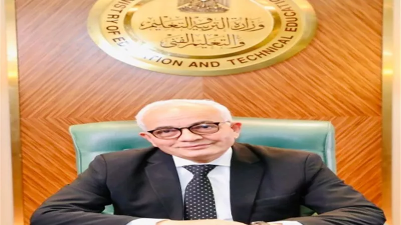 وزير التربية والتعليم يرأس مناقشة رسالة دكتوراة حول تنمية الشراكة بين القطاع الخاص والوزارة