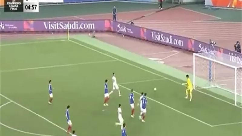 العين يحسم الشوط الأول متقدما بهدف على يوكوهاما فى نهائى دوري أبطال آسيا