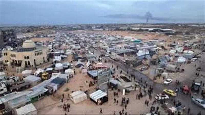 جيش الاحتلال يؤكد نزوح 300 ألف من شرق رفح الفلسطينية
