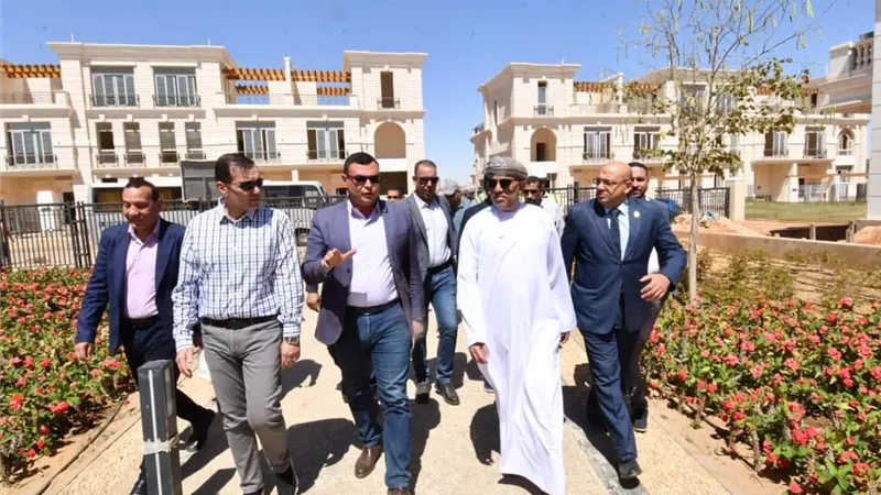 وزير الإسكان العماني يشيد بالتجربة العمرانية المصرية