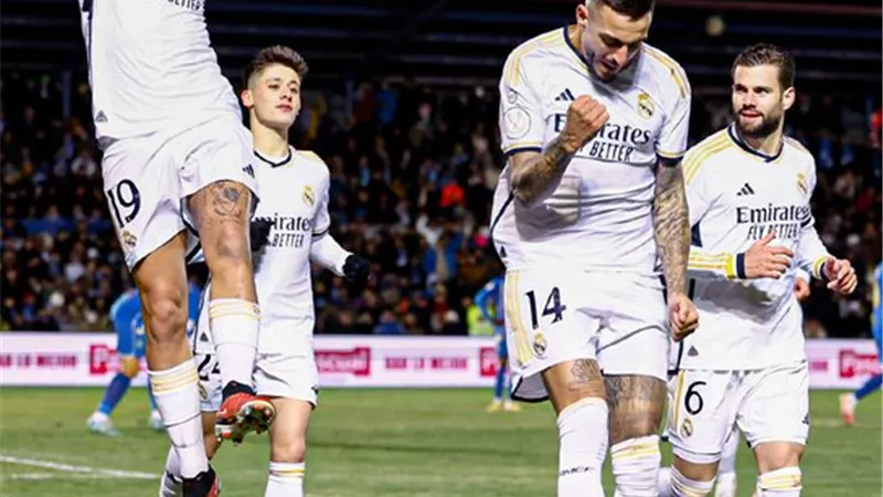 خوسيلو يقود هجوم ريال مدريد أمام غرناطة في الدوري الإسباني