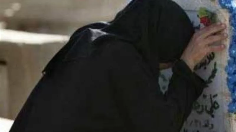 سبب حصر ثياب الحداد في اللون الأسود للمرأة