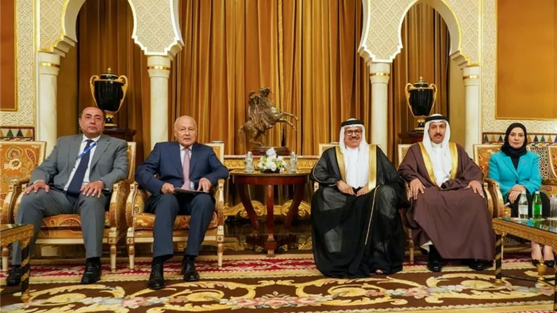 وزير خارجية البحرين يجتمع مع الأمين العام لجامعة الدول العربية
