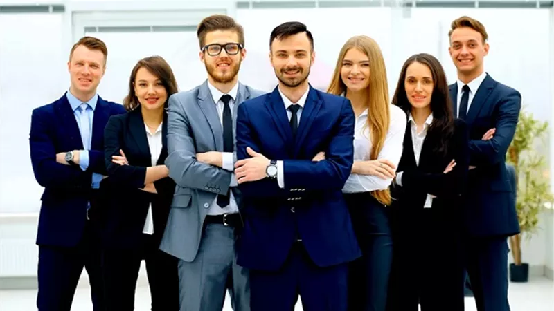 النساء أم الرجال .. أيهما أكثر سعادة بعمله ؟
