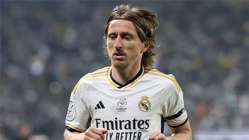 مودريتش يثير الغموض حول مستقبله مع ريال مدريد