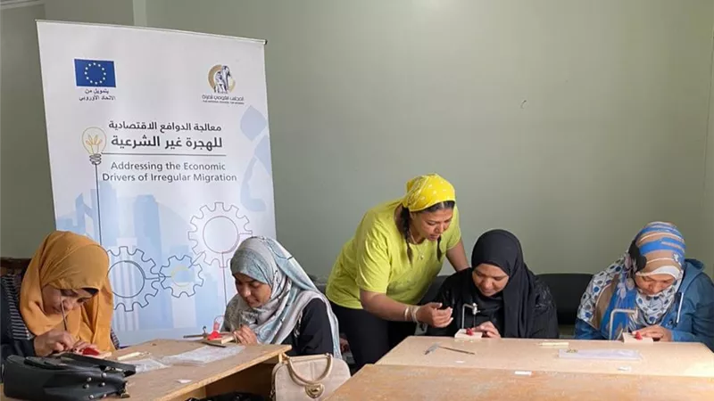 القومي للمرأة ينفذ عددًا من التدريبات على حرف يدوية لسيدات الأقصر